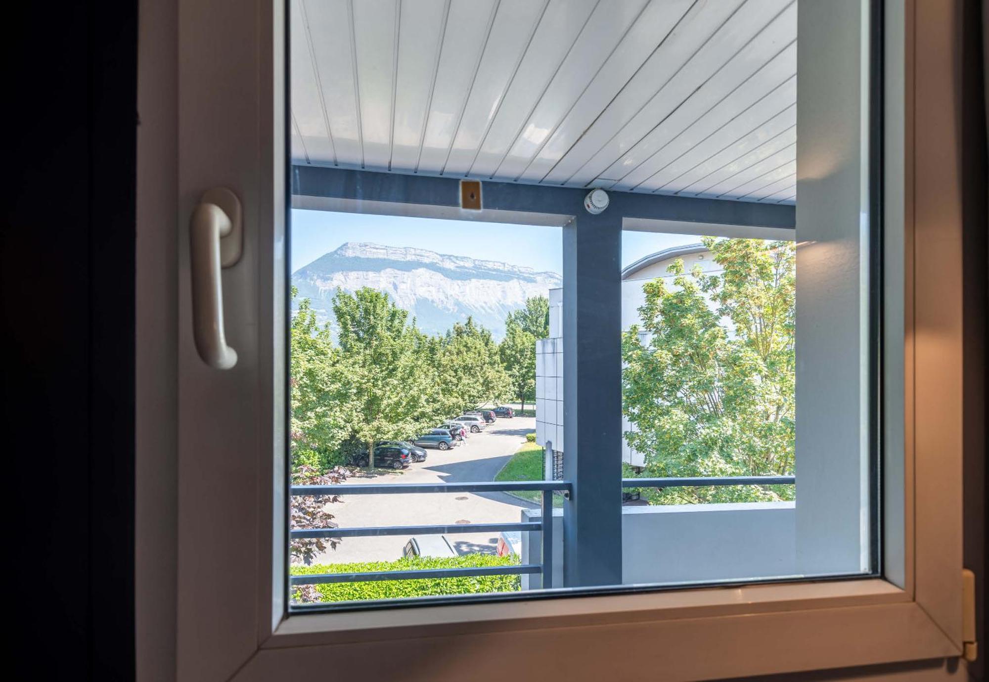 B&B Hotel Grenoble Universite 1 Gières エクステリア 写真
