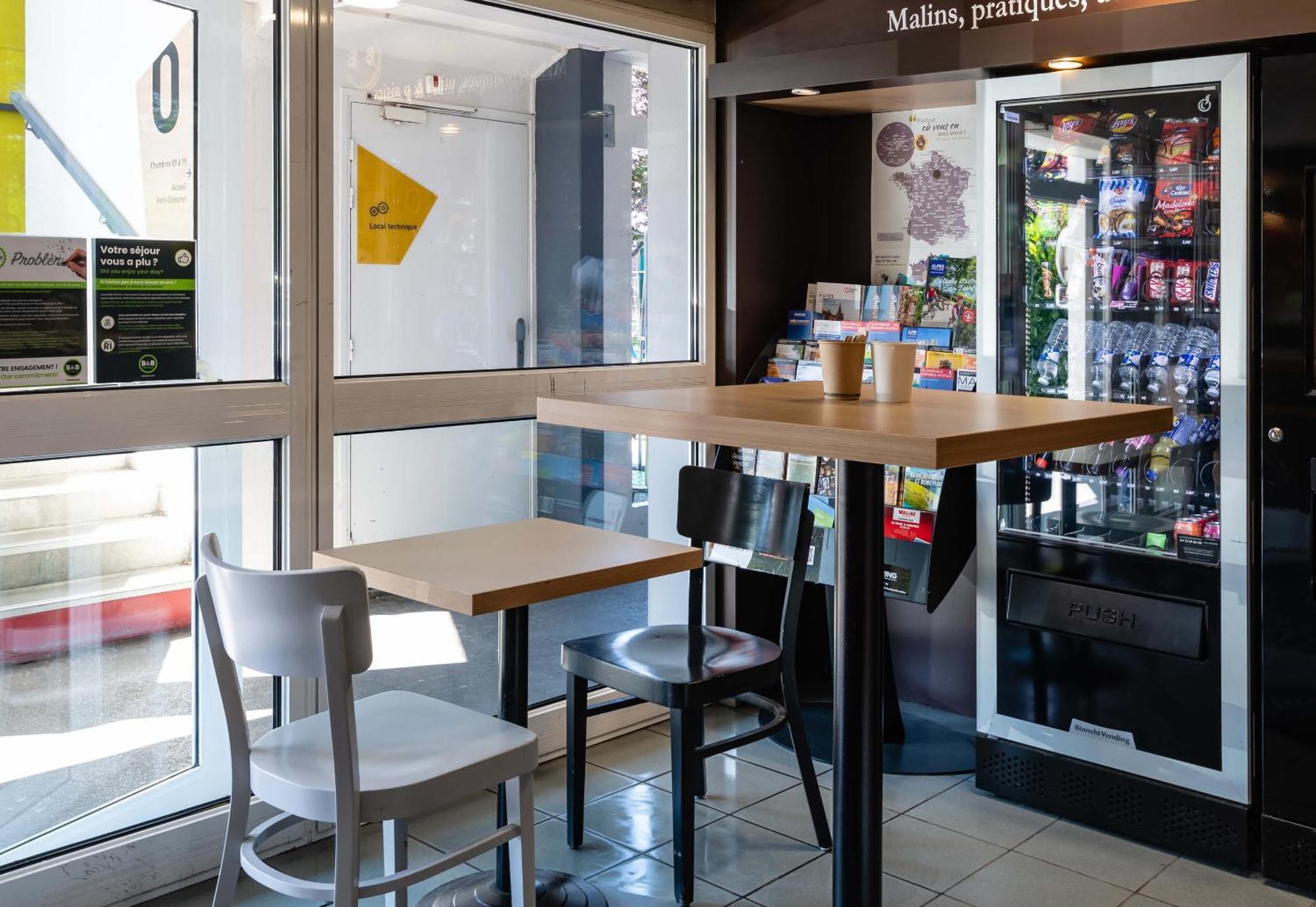 B&B Hotel Grenoble Universite 1 Gières エクステリア 写真