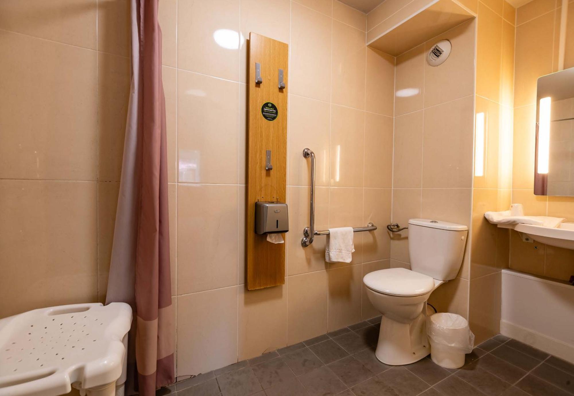 B&B Hotel Grenoble Universite 1 Gières エクステリア 写真