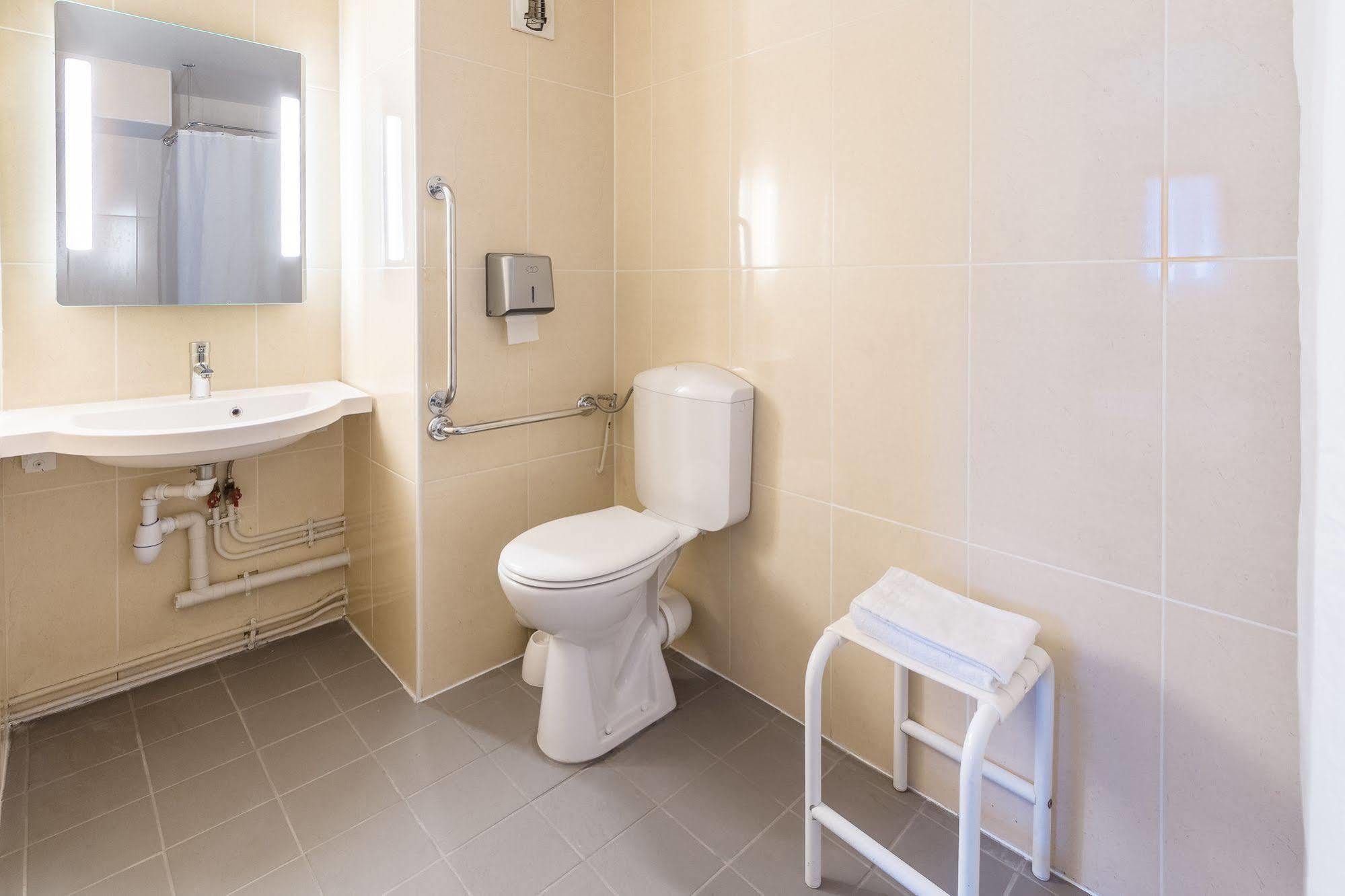 B&B Hotel Grenoble Universite 1 Gières エクステリア 写真
