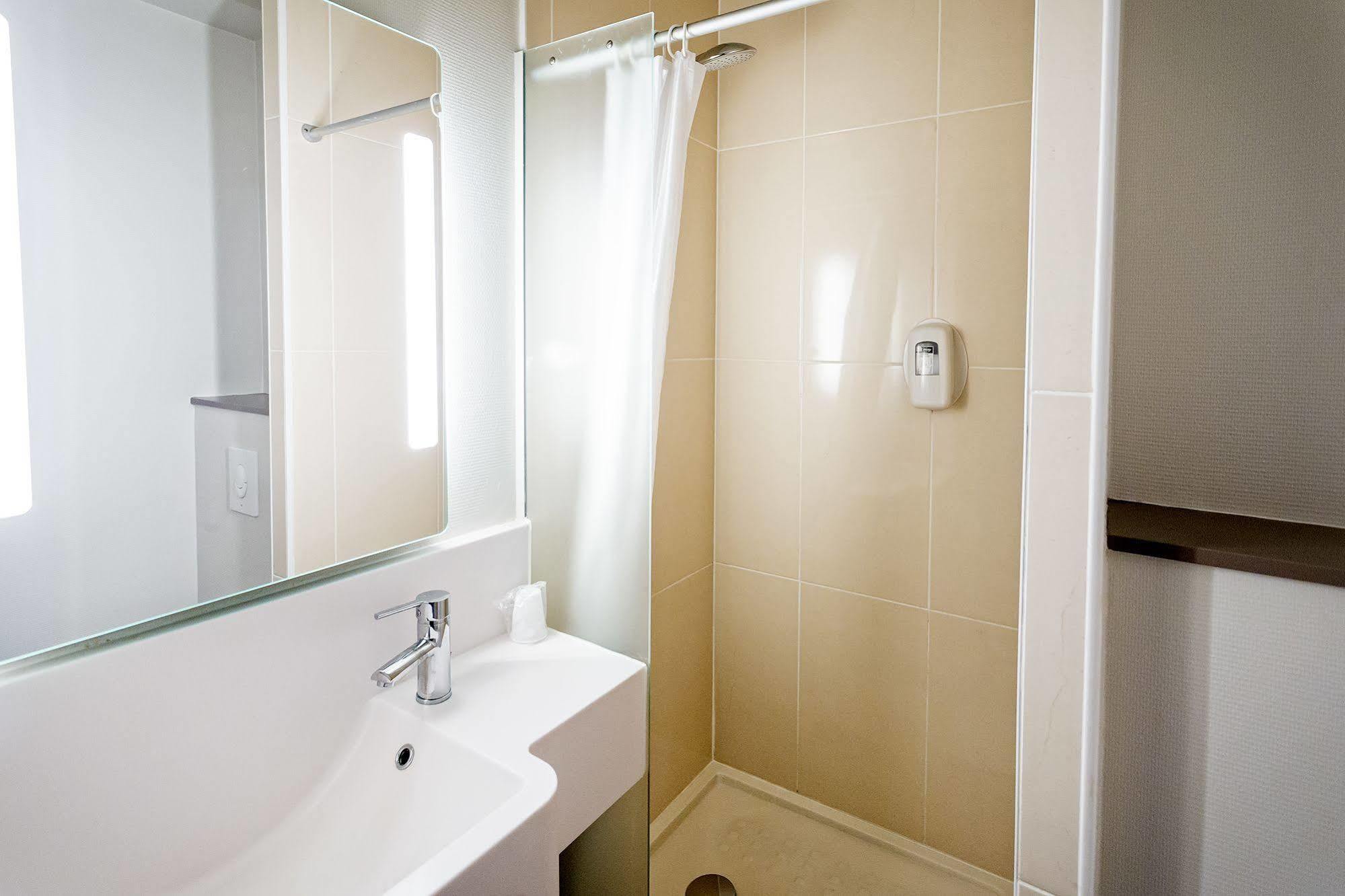 B&B Hotel Grenoble Universite 1 Gières エクステリア 写真