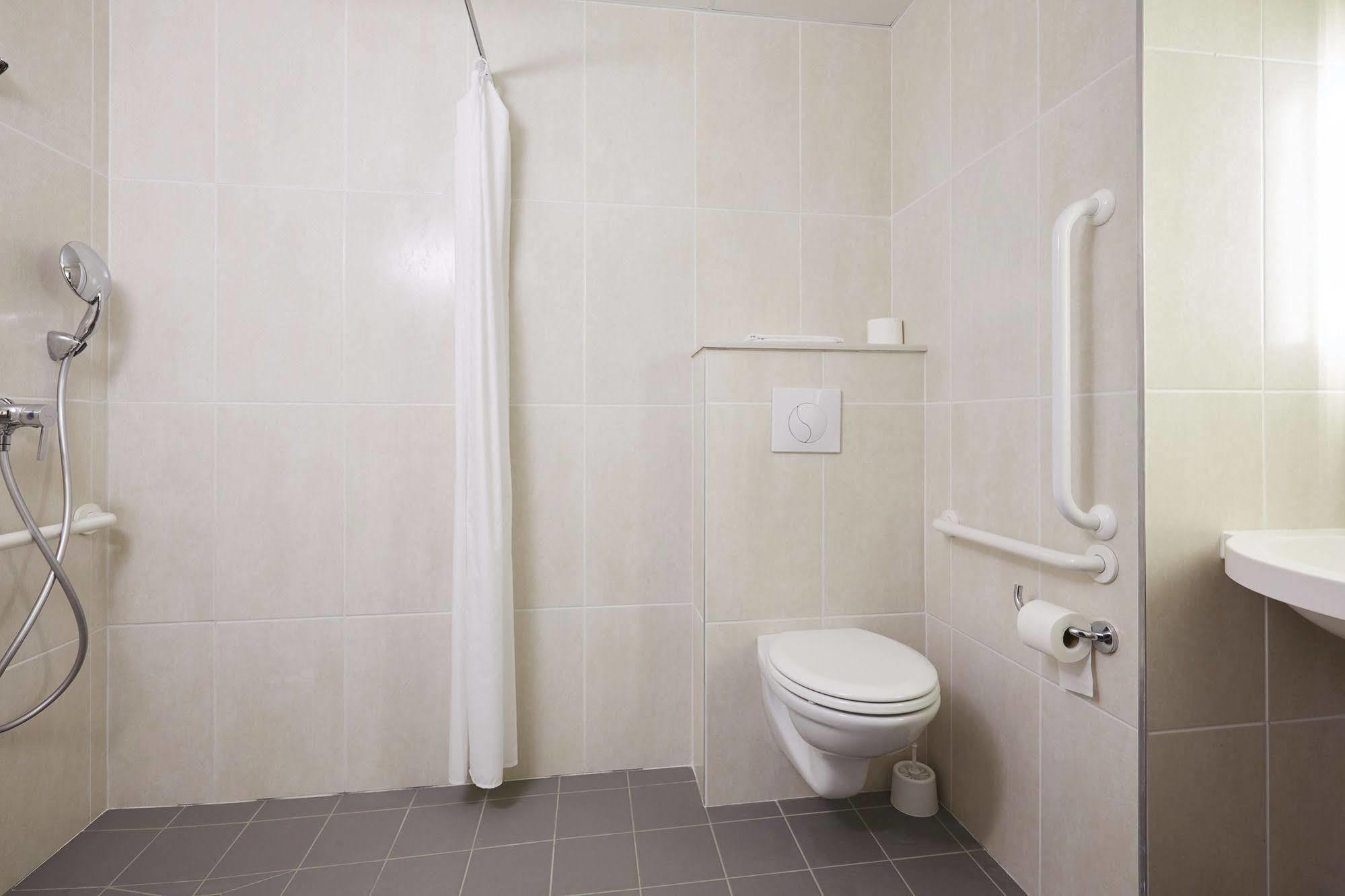 B&B Hotel Grenoble Universite 1 Gières エクステリア 写真